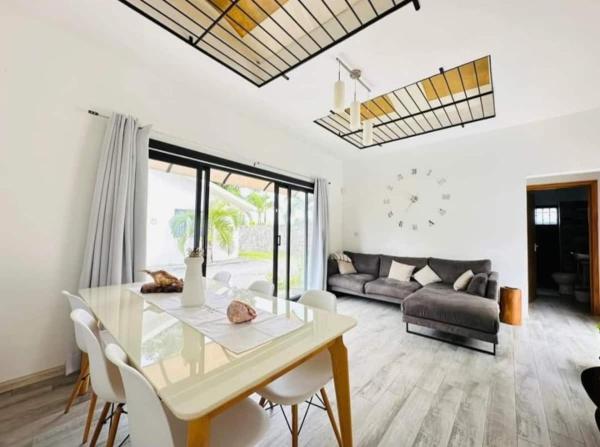 New! 3-Bedroom Private Pool Villa in Grand Baie, Забронировать  Отели Северного побережья Маврикия с бассейном, Бассейн