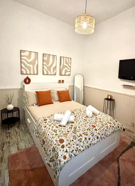 Studio cosy Hypercentre Limoges - Halles Centrales - Parking souterrain, Забронировать  Отели Лиможа с парковкой, Парковка
