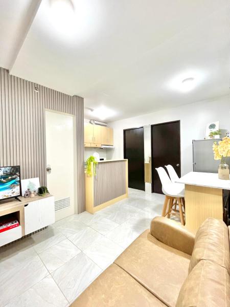 2 Bedroom Condo Fully-Furnished good for 5-6pax by Gerra at Urban Deca Homes Banilad, Забронировать  Мандауэ Висайские острова