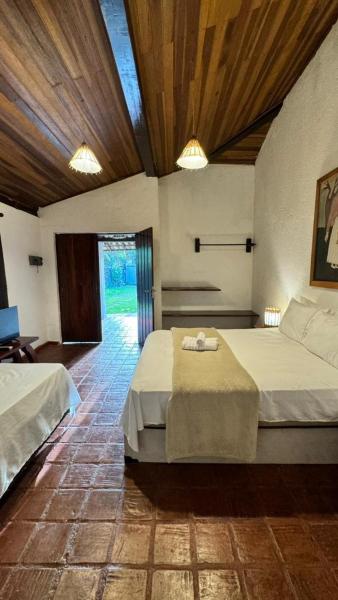 Ibiza Guest House, Забронировать  Арраял-д'Ажуда 
