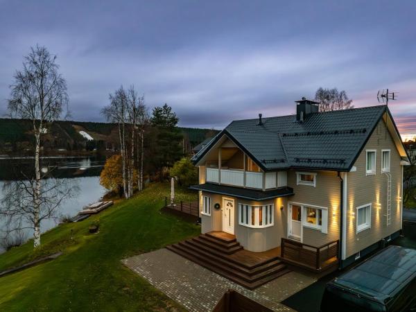 Charming Riverfront Home Just Minutes from Santa Claus Village, Забронировать  Рованиеми Лапландия