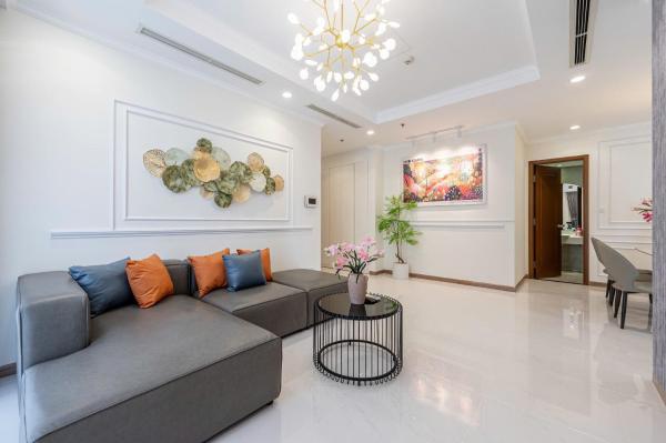 Stunning Landmark 81 View Apartment in Vinhomes CentralPark Saigon, Забронировать  Отели Хошимина с парковкой, Парковка