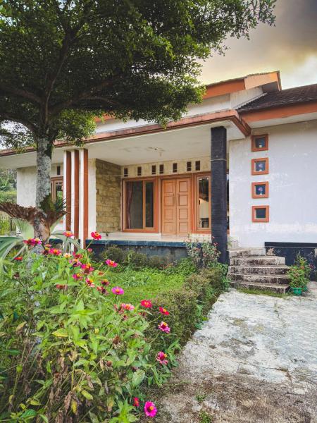 Villa Restu 5 Cozy 2BR Mountain View in Puncak, Забронировать  Paragajen провинция Западная Ява