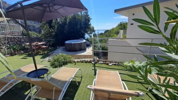 Holiday home Vranjak by Villas Guide, Забронировать  Vranjak Лицко-Сеньская жупания