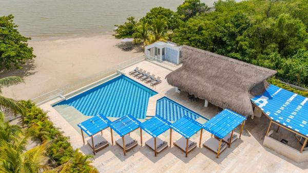Casa Areia Frente Al Mar, Playa Privada, Забронировать  Отели Rosario and San Bernardo Islands с парковкой, Парковка