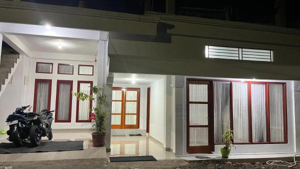 First Guest House Syariah, Забронировать  Букиттинги Суматра