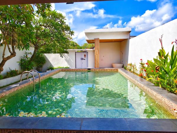 Private Pool Villas Seven Twenty Kuta, Забронировать  Отели провинции Бали с завтраком, Завтраки