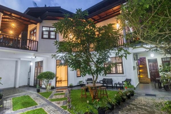 Villa Chathu, Забронировать  Отели Округа Галле с парковкой, Парковка