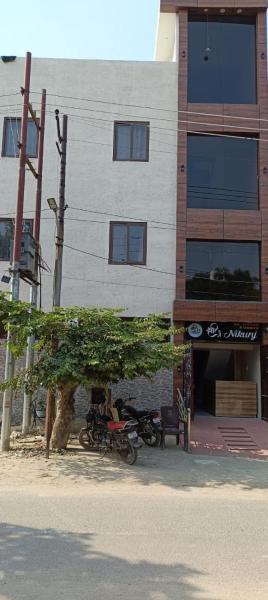 Hotel Shri Ji Nikunj, Vrindavan, Забронировать  Джамб штат Махараштра