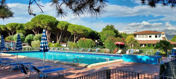 Sarzana- Mobilhome 5 persone Pool and Garden, Забронировать  Луни Маре Massa Carrara Coast