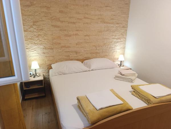Seafront apartments Valla, Забронировать  Метайна Остров Паг
