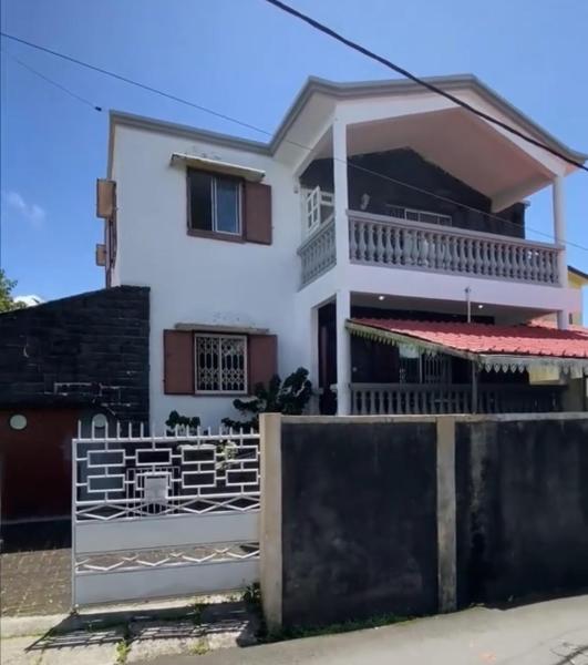 FINRAH Rental Property Ltd, Забронировать  Кюрпип Центральный Маврикий, рядом с Вулкан Тру-о-Серф