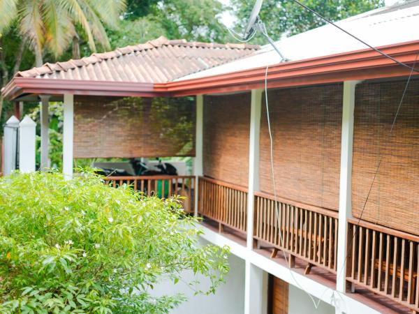 Galle Serenity Bliss Private Villa, Забронировать  Отели Округа Галле с парковкой, Парковка