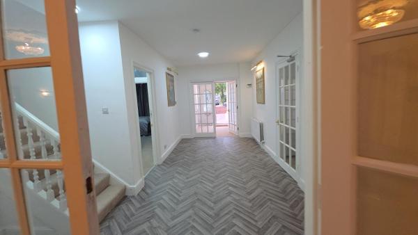 London Luxury Stay Finchley, Забронировать  Brent Station Большой Лондон