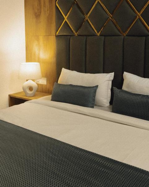 Hotel Maya Elite, Забронировать  Бхопал штат Мадхья-Прадеш