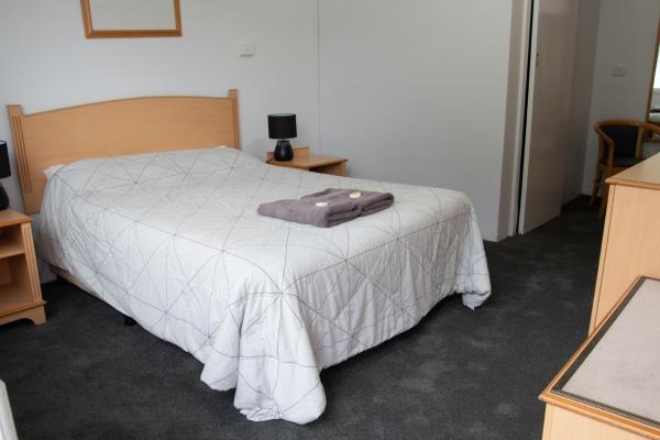 Sportsmans Arms Hotel Motel Deniliquin, Забронировать Мотель Дениликуин Riverina