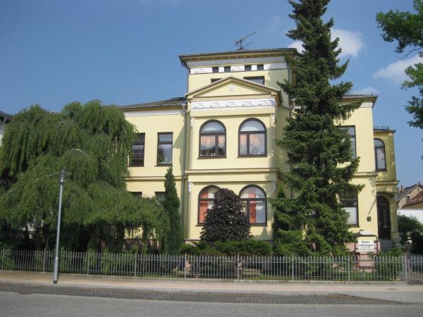 Villa Amilia - Ferienwohnung 2, Забронировать  Отели Мюриц с парковкой, Парковка