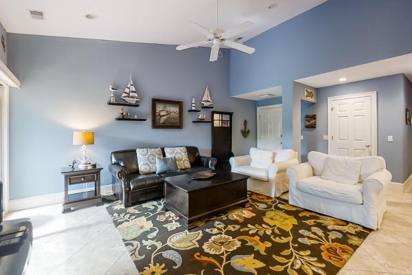 Bluff Villas 1716, Забронировать  Отели Lowcountry с бассейном, Бассейн