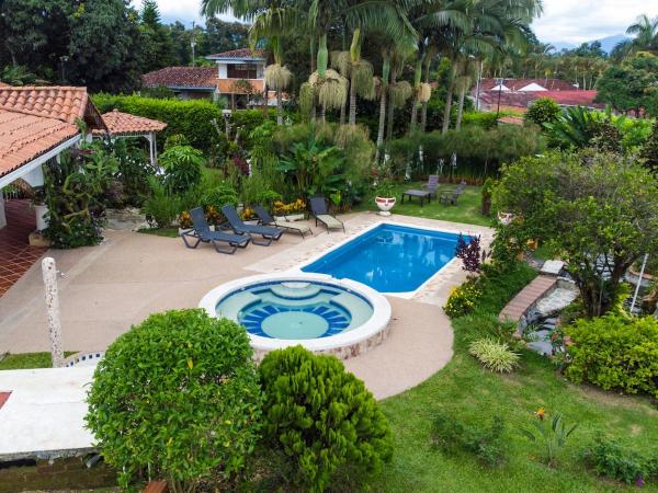 La Adorada Resort Boutique Villa, Забронировать  Отели Estación El Salto с бассейном, Бассейн