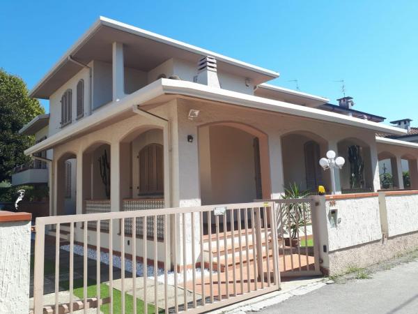 Villa Anna Luxury - con piscina e stazione privata di ricarica auto elettrica, Забронировать  СПА-отели Виареджо, SPA-услуги