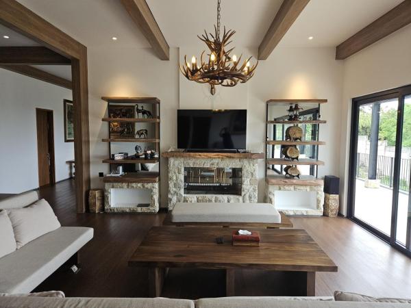 Villa Pine Hill Coolibah, Забронировать  Гегарбенсанг провинция Западная Ява