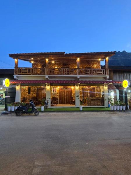 Sokmixay Backpackers hostel, Забронировать  Отели Нонгкио с парковкой, Парковка