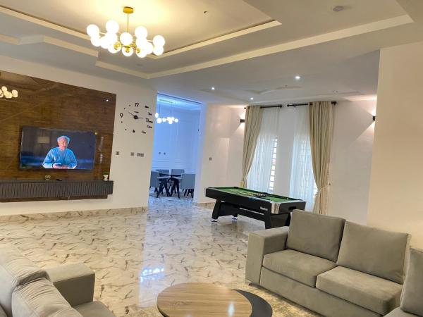 Luxxe Lekki, Забронировать  Икота Лагос