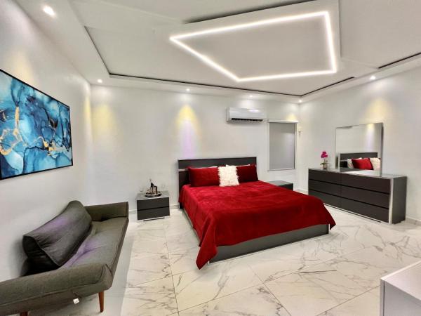 FYV Beach Villas, Забронировать  Отели Сан-Хуан с парковкой, Парковка