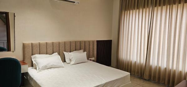 Hotel Sharanga, Забронировать  Хисар штат Харьяна