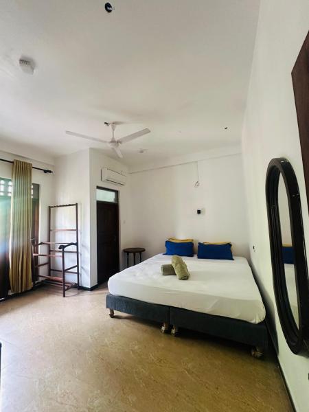 Summer Villa, Забронировать  Отели Округа Галле с парковкой, Парковка