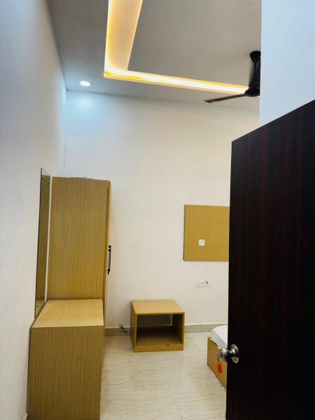 Hotel Green Valley, Забронировать  Отели штата Уттар-Прадеша с парковкой, Парковка