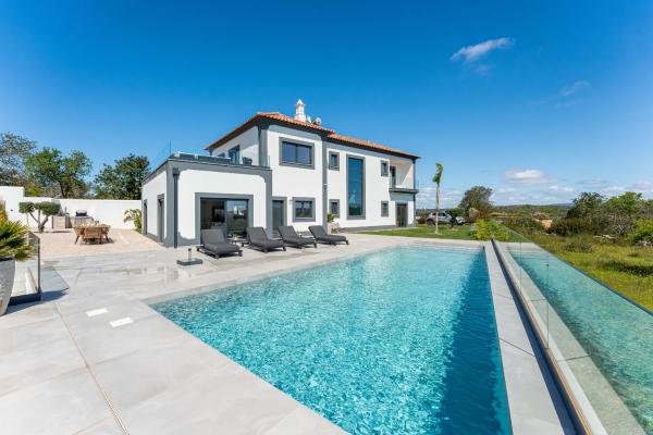 Villa Essence, Забронировать  Marcos Mendes 
