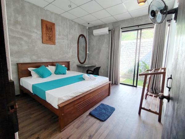 Eco Palace - Weligama, Забронировать  Отели Округа Галле с парковкой, Парковка
