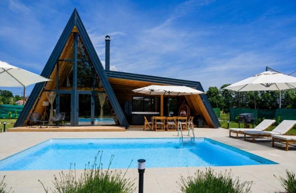 Tasija Relax & Spa, Забронировать  Отели Добой с парковкой, Парковка