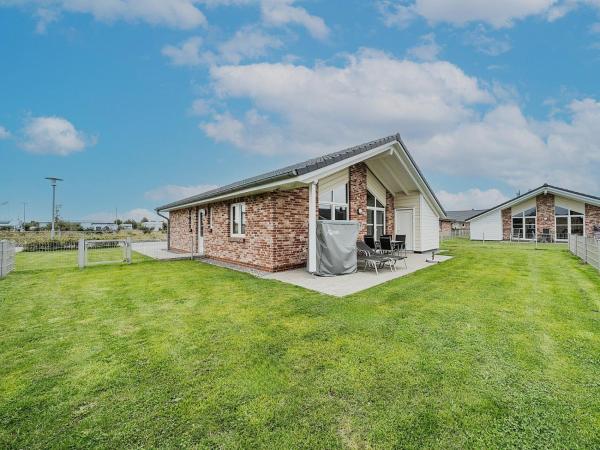 Ferienhaus mit Sauna und Kamin nahe am grünen Strand, Забронировать  Отели земли Шлезвиг-Гольштейн с парковкой, Парковка