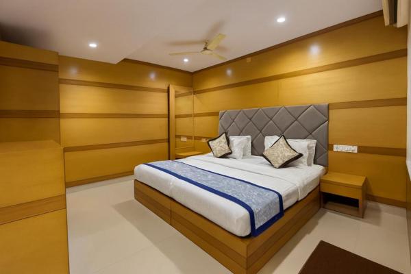 Grand View Inn Hotel, Забронировать  Отели штата Карнатаки с парковкой, Парковка