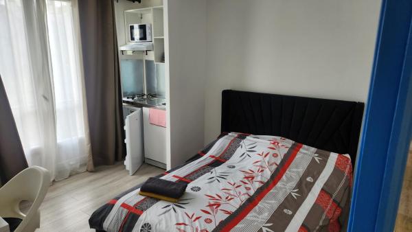 1 chambre meublé avec cuisine privé métro 7 la Courneuve, Забронировать  Ла-Курнёв Seine-Saint-Denis
