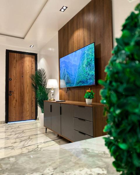 Spacious 3BR Garki Apartment Near Hospital Aso Rock, Забронировать  Абуджа Bwari