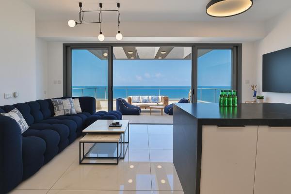 Luxe on the BEACH By LIME, Забронировать  Хайфа Северный округ Израиля, рядом с Elijah's Cave