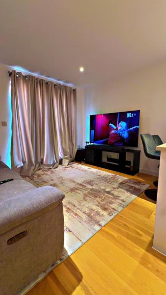 Ensuite Room Southampton In a Shared property Ocean Village, Забронировать  Саутгемптон Хэмпшир