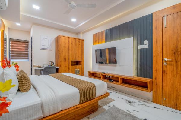 Hotel Deol\s Paradise, Забронировать  Индаур штат Мадхья-Прадеш