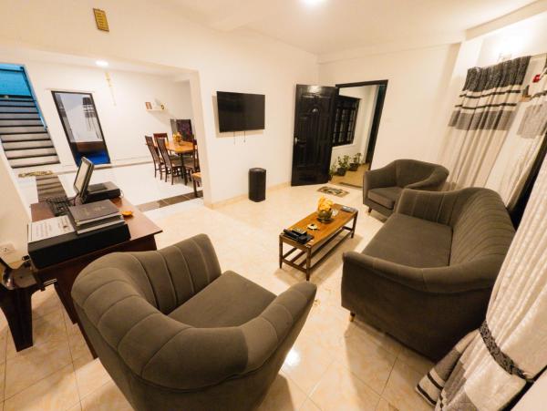 The Crown\s Lodge Misty Hills Hideaway Nuwara Eliya, Забронировать  Отели Округа Галле с парковкой, Парковка