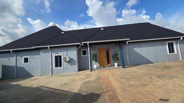 Camas Inn Opako Abeokuta, Забронировать  Отели Огун с парковкой, Парковка