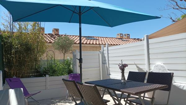 Villa club, Забронировать  Отели Bandol Wine Route с парковкой, Парковка