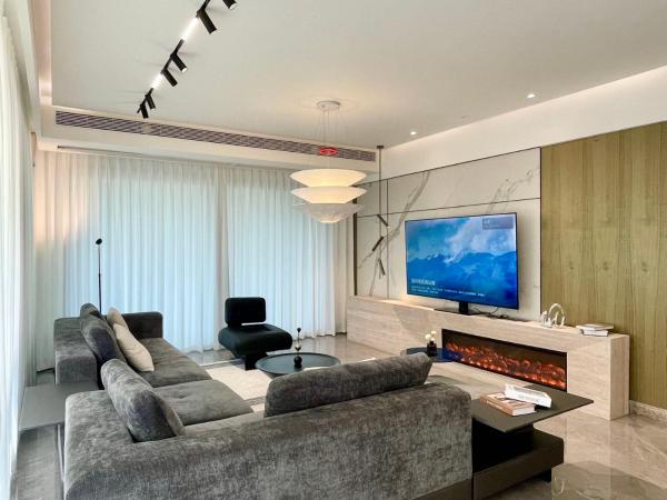 EHUB - Luxury 4Bedroom 3Bathroom with Bund View, Забронировать  Чунцин Chongqing Area