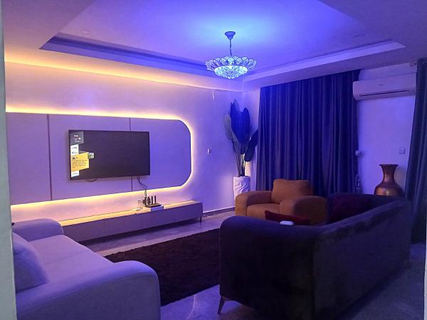 ORKSNOW APARTMENTs, Забронировать  Отели Mama с парковкой, Парковка