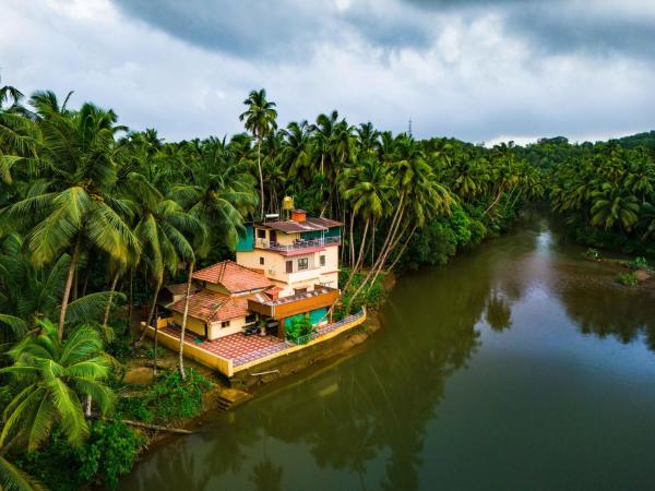 Nadi Teera Homestay, Забронировать  Honāvar штат Карнатака