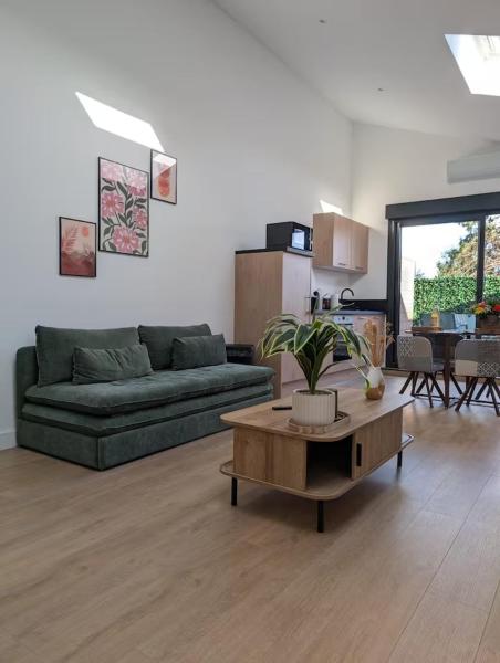 3 appartements uniques - 1 avec sauna balnéo - Parking privé inclus, Забронировать  Лезен О-де-Франс