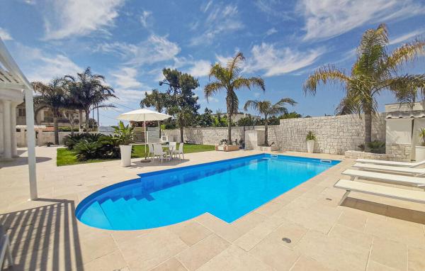 Villa Doriale, Забронировать  Отели Leporano Marina с бассейном, Бассейн