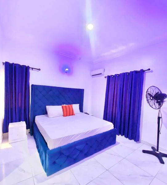 Tristone Hotel&Apartments, Забронировать  Okunaja Лагос